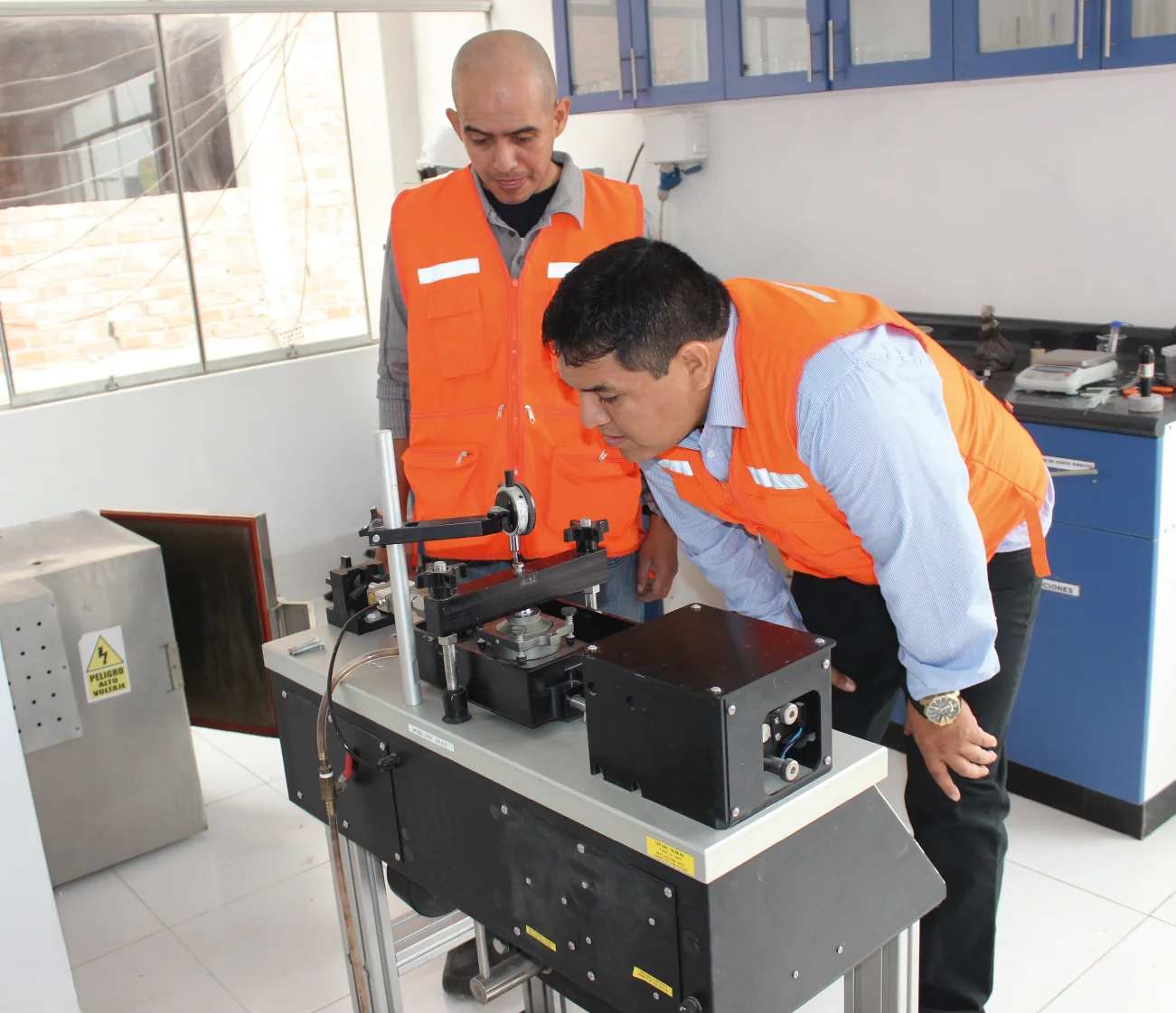 Compresión triaxial consolidado drenado CD